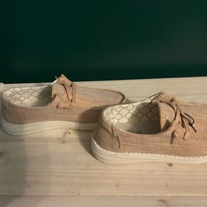 Hey Dude women’s Shoes